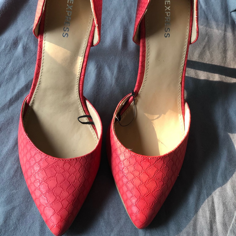 Express pumps